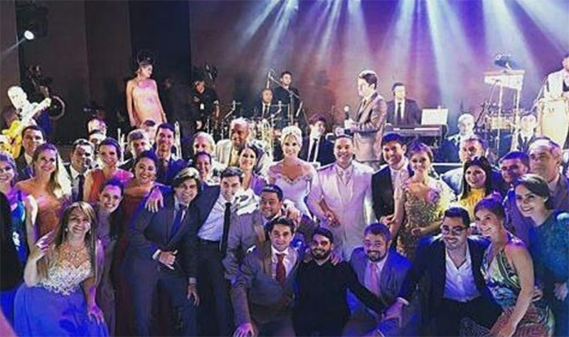 
        
            Wesley Safadão e Thyane Dantas se casam em Fortaleza
        
    