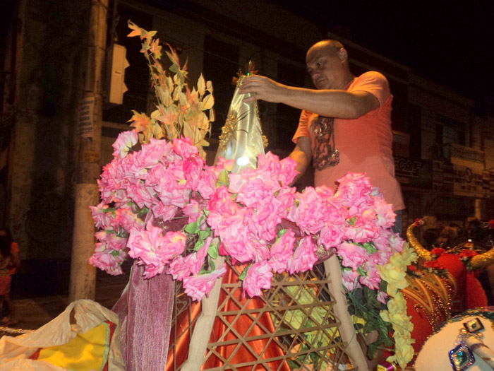 
        
            Auto do Círio faz homenagem apoteótica à romaria
        
    