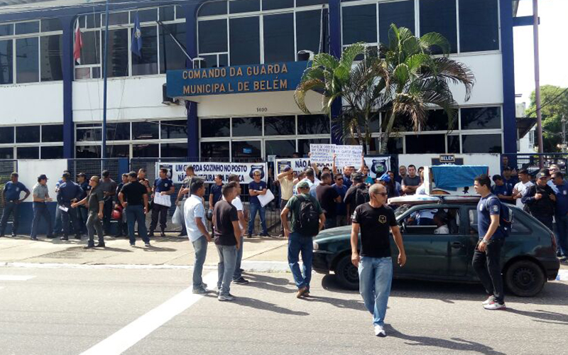 
        
            Em protesto, guardas municipais denunciam descaso 
        
    