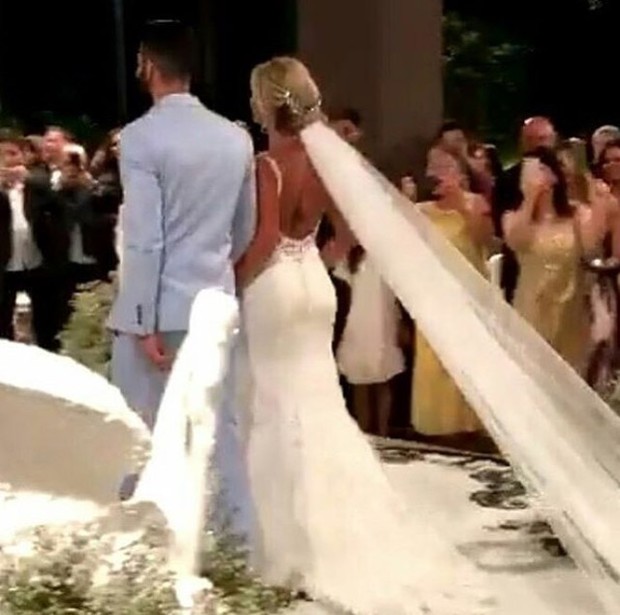 
        
            Veja fotos do casamento de Gusttavo Lima e Andressa Suita
        
    