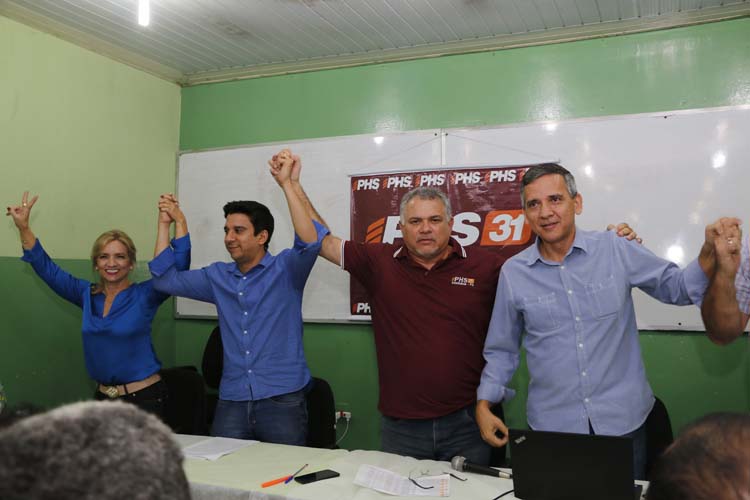 
        
            Pré-candidato recebe apoio de PHS
        
    