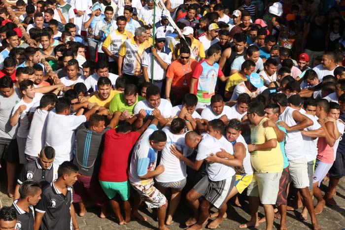 
        
            Vigia rende homenagens a Virgem de Nazaré
        
    