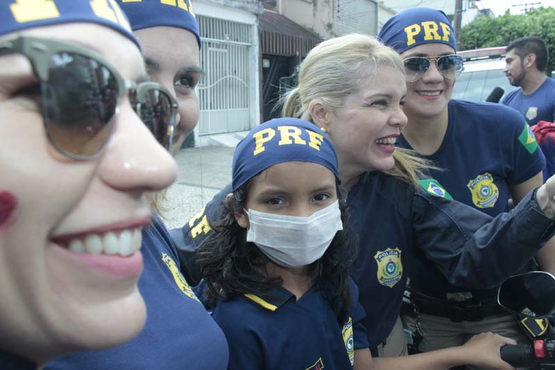 
        
             Projeto Policiais Contra o Câncer Infantil faz a alegria de crianças na AVAO
        
    