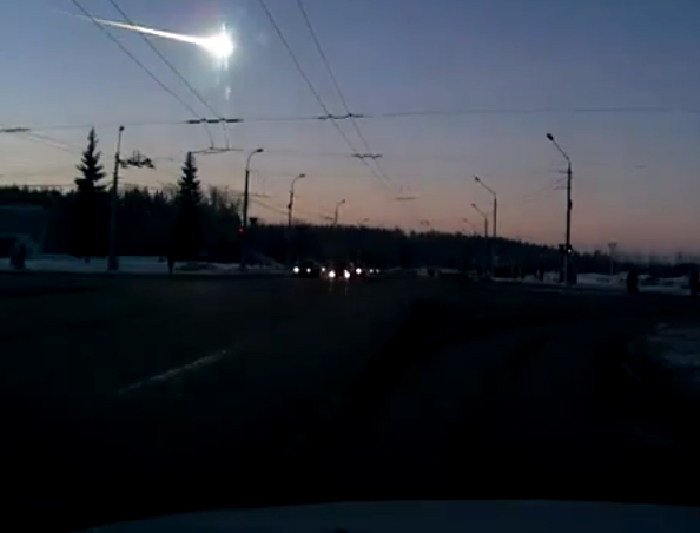 
        
            Rússia: queda de meteorito causa explosões no céu e fere mais de 500
        
    