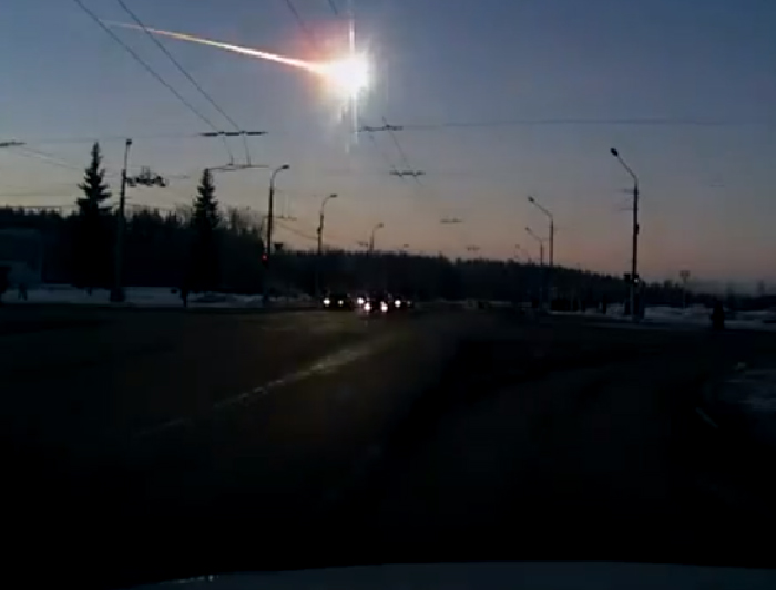 
        
            Rússia: queda de meteorito causa explosões no céu e fere mais de 500
        
    