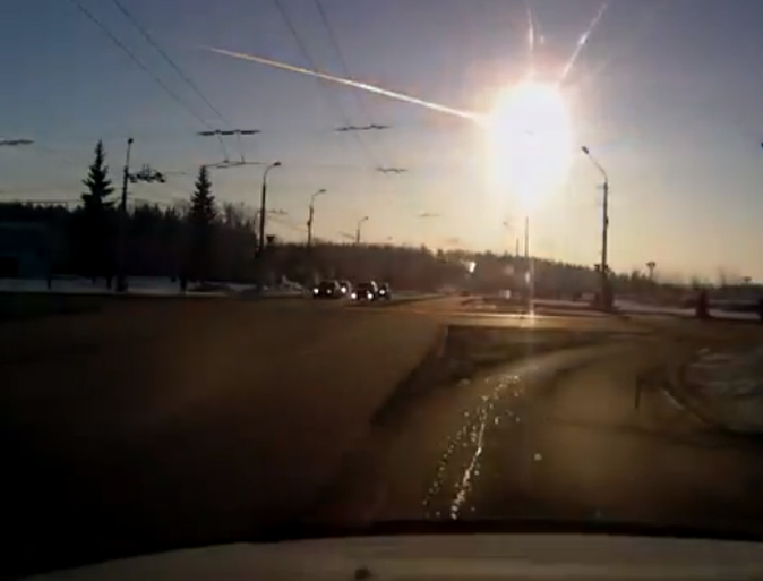 
        
            Rússia: queda de meteorito causa explosões no céu e fere mais de 500
        
    