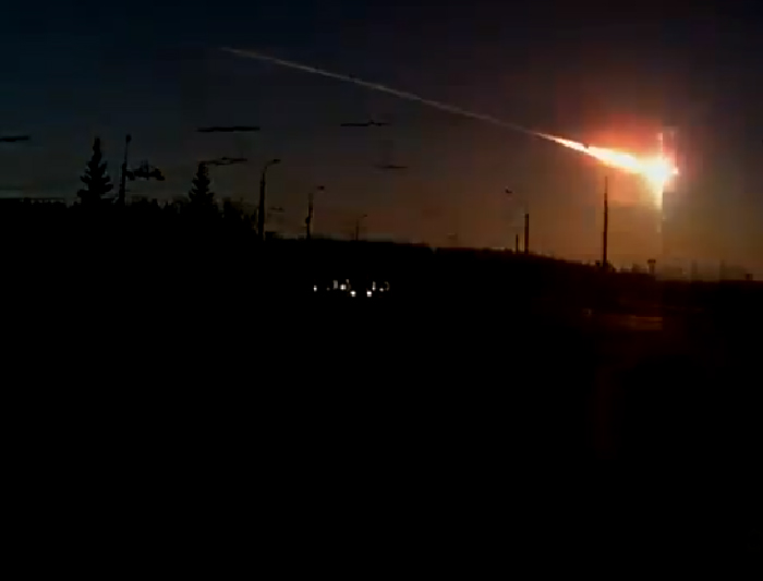 
        
            Rússia: queda de meteorito causa explosões no céu e fere mais de 500
        
    