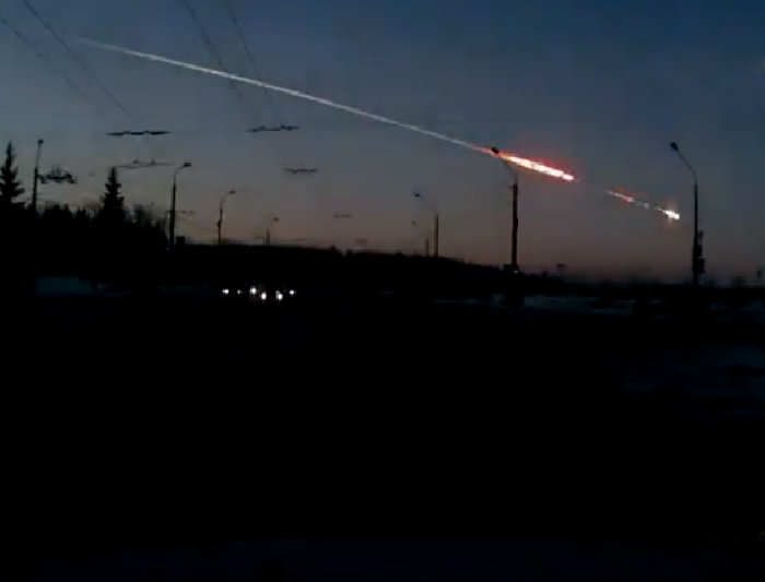 
        
            Rússia: queda de meteorito causa explosões no céu e fere mais de 500
        
    