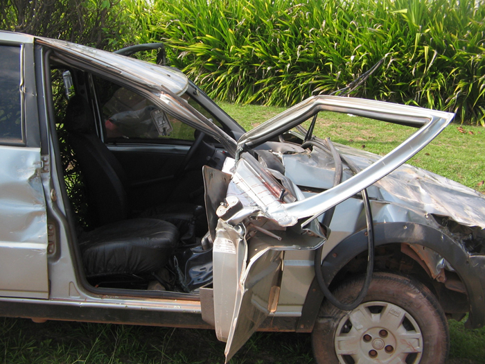 
        
            Carro capota em Marituba; veja as fotos
        
    