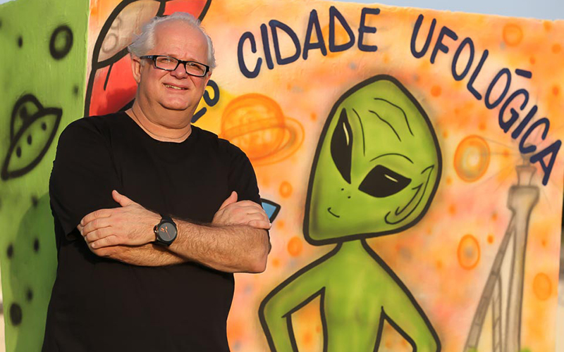 
        
             Livro aborda o mistério do 'chupa-chupa' em Colares
        
    