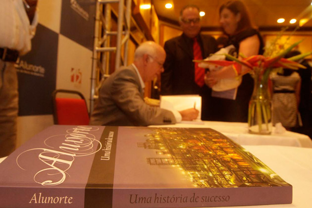 
        
            Alunorte lança livro comemorativo aos seus 15 anos
        
    