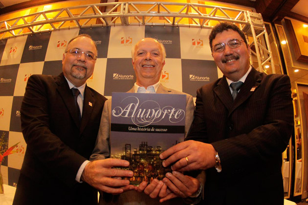 
        
            Alunorte lança livro comemorativo aos seus 15 anos
        
    