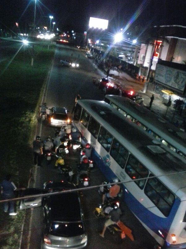 
        
            Assaltante faz refém em supermercado de Belém
        
    
