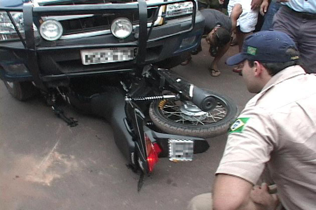 
        
            Viatura da PRF colide com moto em Itaituba
        
    