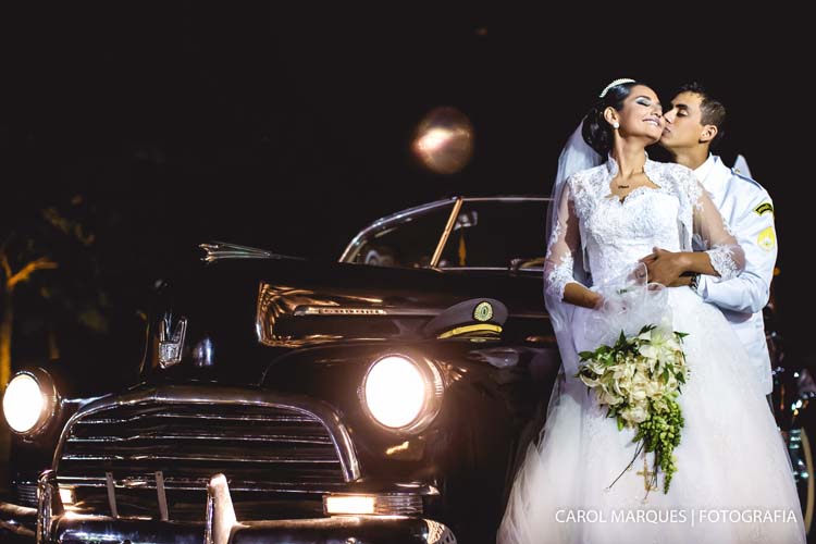 
        
            Saiba mais sobre o \"street wedding\"
        
    