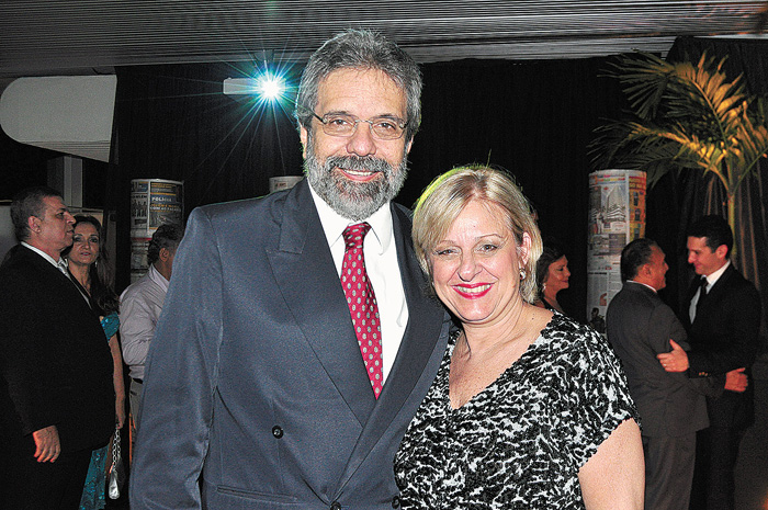 
        
            Carmem Souza: Uma festa pontuada pela emoção
        
    