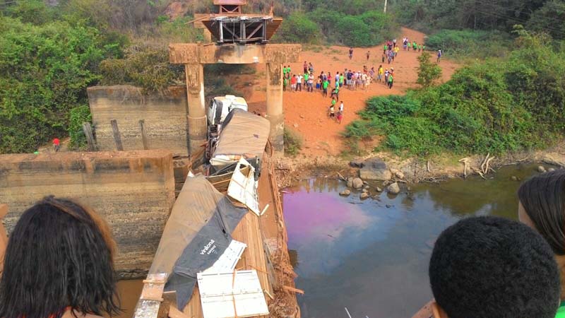 
        
             Ponte desaba novamente na Transamazônica
        
    