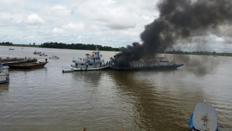 
        
            Balsa que seguia para Oriximina explode e deixa feridos
        
    