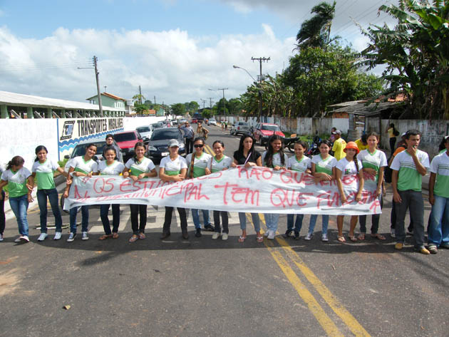 
        
            Protesto de estudantes na BR-316
        
    