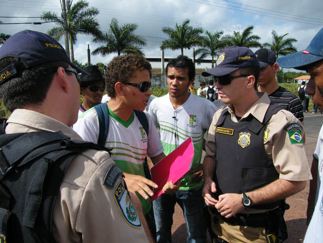 
        
            Protesto de estudantes na BR-316
        
    