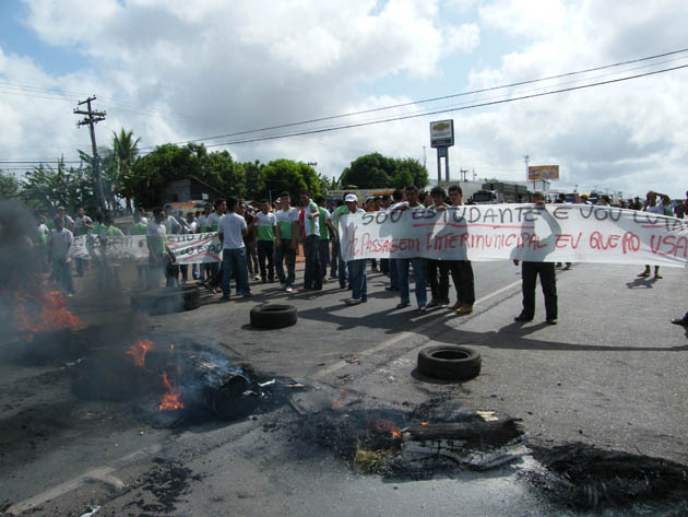 
        
            Protesto de estudantes na BR-316
        
    