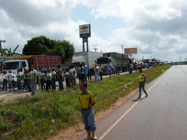 
        
            Protesto de estudantes na BR-316
        
    
