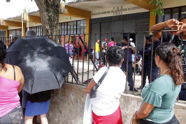 
        
            Recadastramento do Bolsa Família gera fila
        
    
