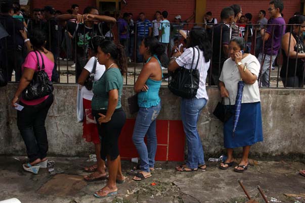 
        
            Recadastramento do Bolsa Família gera fila
        
    