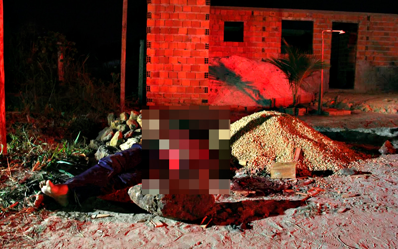 
        
            Borracheiro é morto com pedradas no rosto
        
    