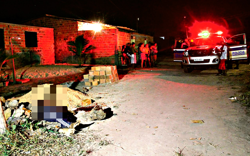 
        
            Borracheiro é morto com pedradas no rosto
        
    