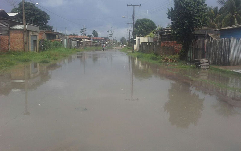 
        
            Ruas de Breves debaixo d\'água após chuva
        
    