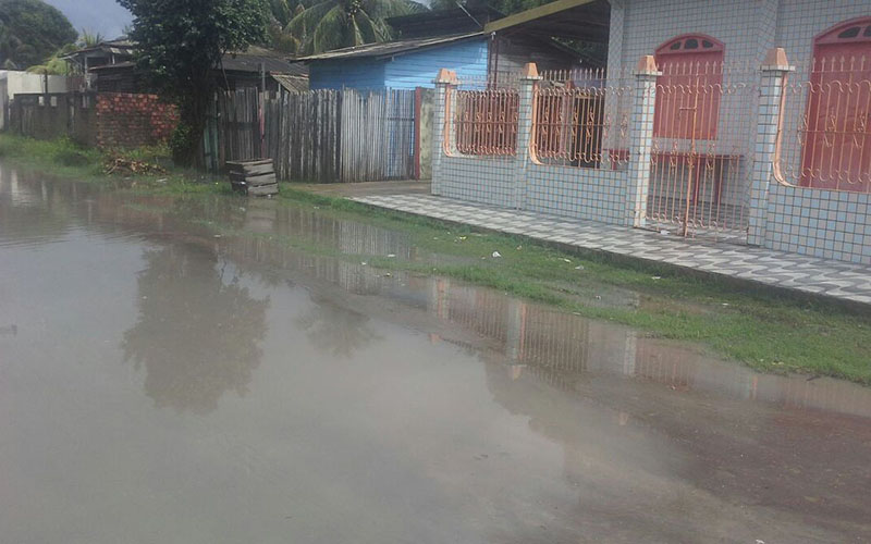 
        
            Ruas de Breves debaixo d\'água após chuva
        
    