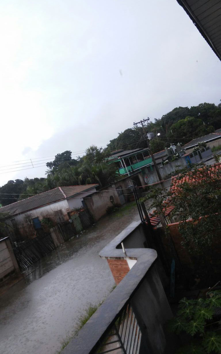 
        
            Ruas de Breves debaixo d\'água após chuva
        
    