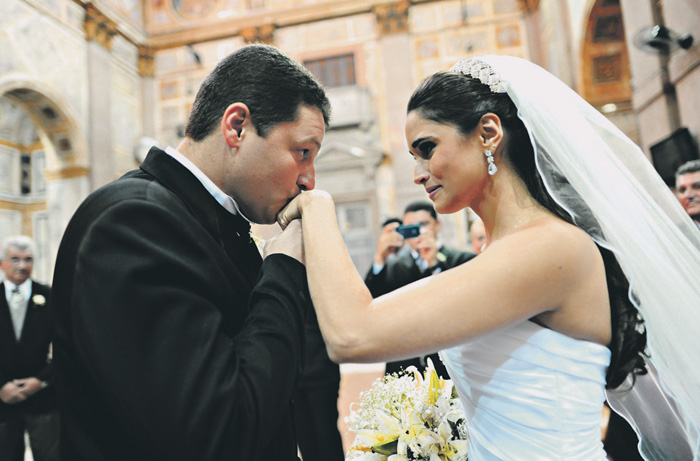
        
            Erika Titan: O casamento de Gabriel e Luciana
        
    