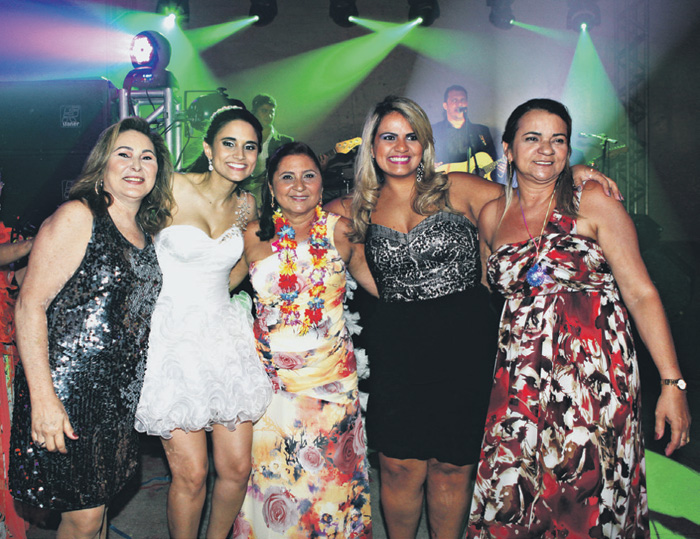 
        
            Erika Titan: O casamento de Gabriel e Luciana
        
    