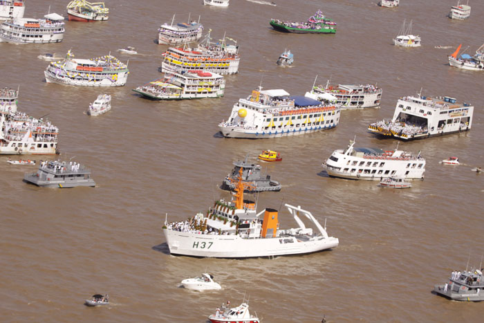 
        
            Romaria Fluvial
        
    