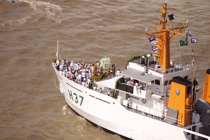 
        
            Romaria Fluvial
        
    