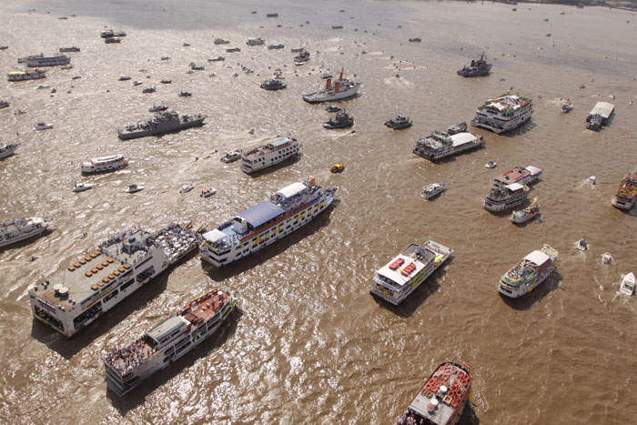 
        
            Romaria Fluvial
        
    