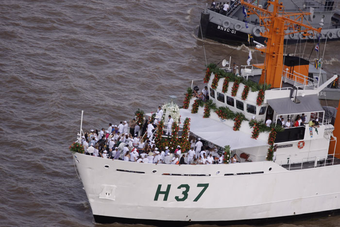 
        
            Romaria Fluvial
        
    