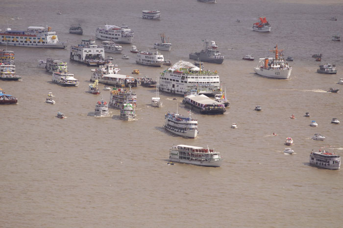 
        
            Romaria Fluvial
        
    