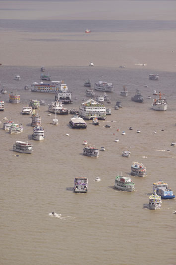 
        
            Romaria Fluvial
        
    