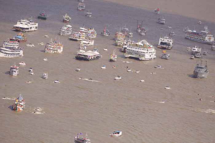 
        
            Romaria Fluvial
        
    