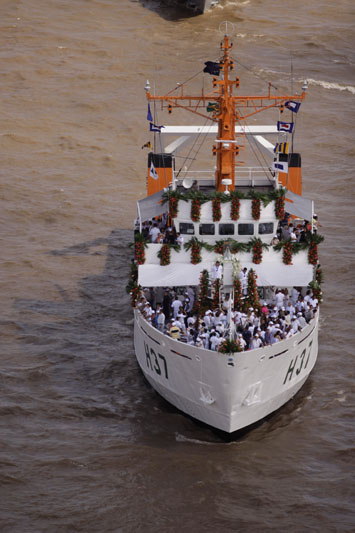 
        
            Romaria Fluvial
        
    