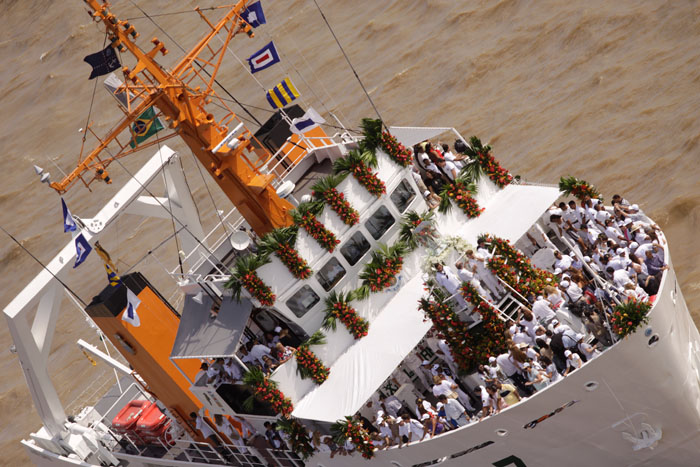 
        
            Romaria Fluvial
        
    