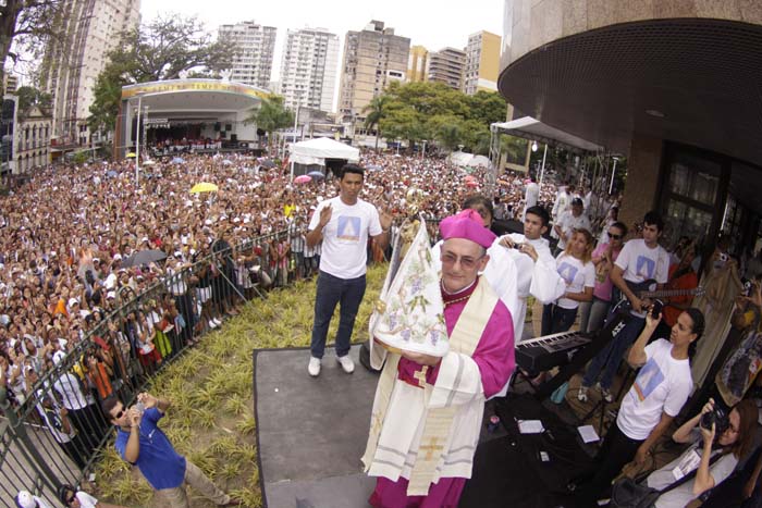 
        
            Círio 2010 - Chegada da imagem à Praça Santuário
        
    