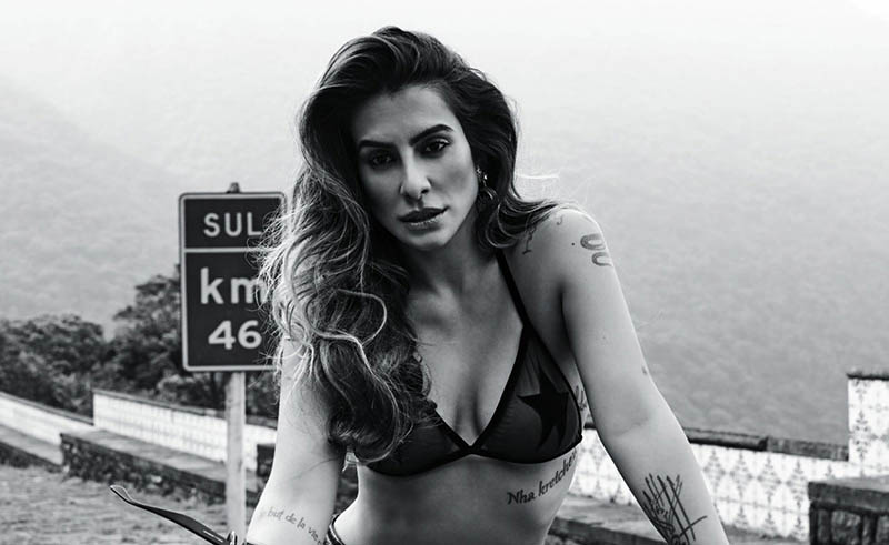 
        
            Veja fotos quentes de Cléo Pires e a irmã Antônia
        
    