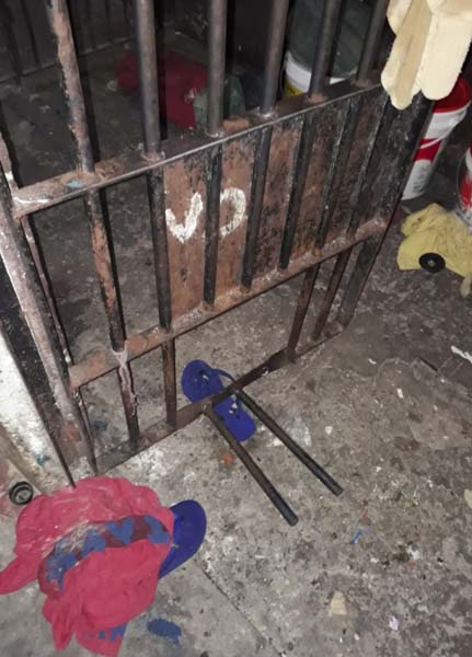 
        
        
            Detentos serram grades de presídio, mas fuga é frustrada em Cametá
        
    