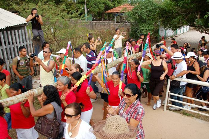 
        
            Veja imagens da tradicional festa do Sairé, em Santarém
        
    