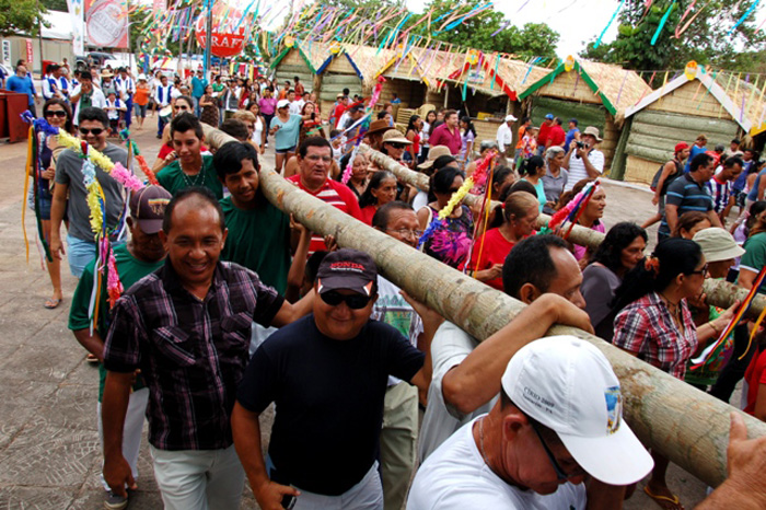 
        
            Veja imagens da tradicional festa do Sairé, em Santarém
        
    