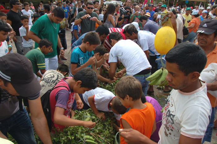 
        
            Veja imagens da tradicional festa do Sairé, em Santarém
        
    